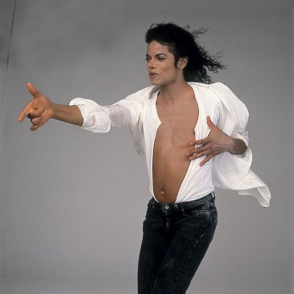 http://www.sevillamagazine.es/wp-content/uploads/2016/08/Michael-michael-jackson-29013159-982-985.jpg