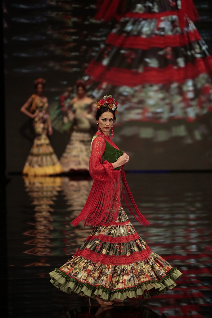 Atelier Rima demostró que el espíritu del traje de gitana no conoce fronteras. Reportaje Gráfico: Estudio Fotografía González